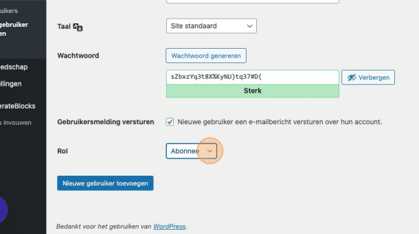 De knop om een sterk wachtwoord te genereren en het vinkje Gebruikersmelding versturen